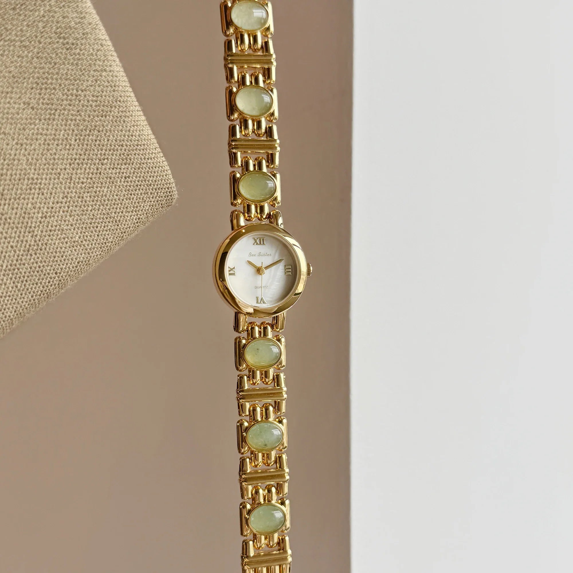 Elegant Round Dial Womens Quartz Watch