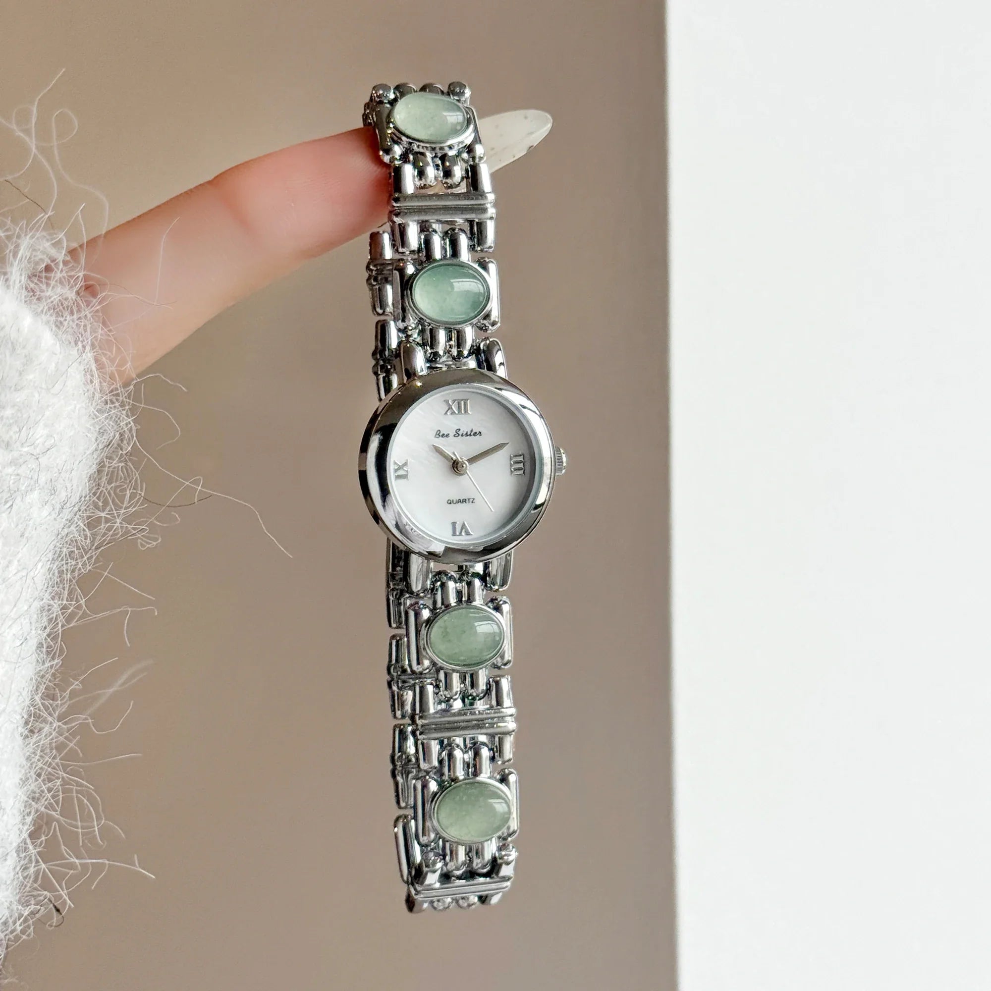 Elegant Round Dial Womens Quartz Watch