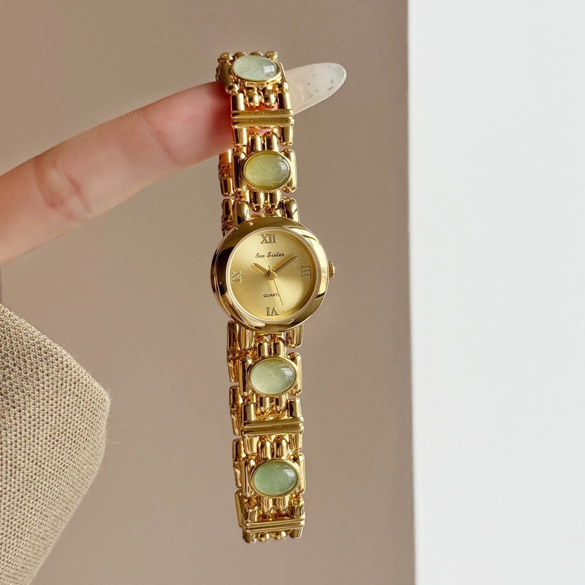 Elegant Round Dial Womens Quartz Watch